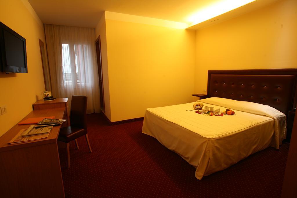 Hotel Il Perugino Corciano Luaran gambar